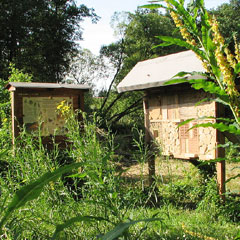 Insektenhotel im Garten der Naturschutzstation Herrenhaide - Foto: Jens Schubert