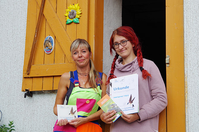 Vertreterinnen des Kinderbauernhof Fröhlich freuen sich über die Auszeichnung - Foto: Ina Ebert