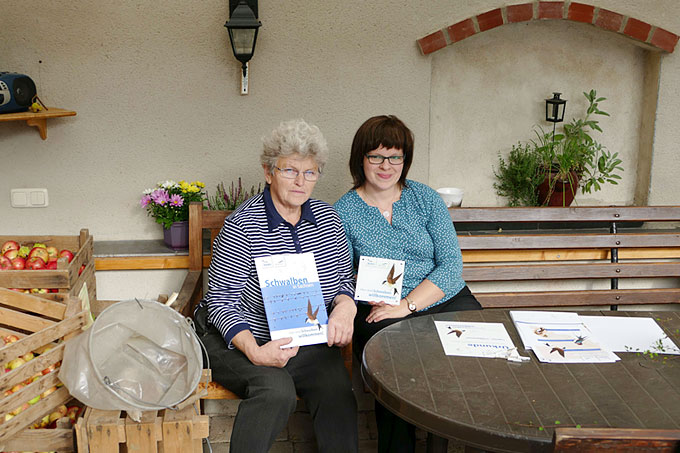 Familie Goldammer freut sich über die Würdigung mit der Schwalbenplakette - Foto: Philipp Wöhner